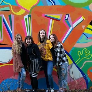 Meet your Posher, Kyla